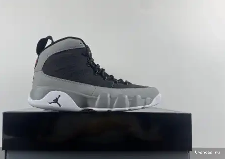 CT8019-060 Particle Grey CT8019-060 Retro Jordan 9 0515